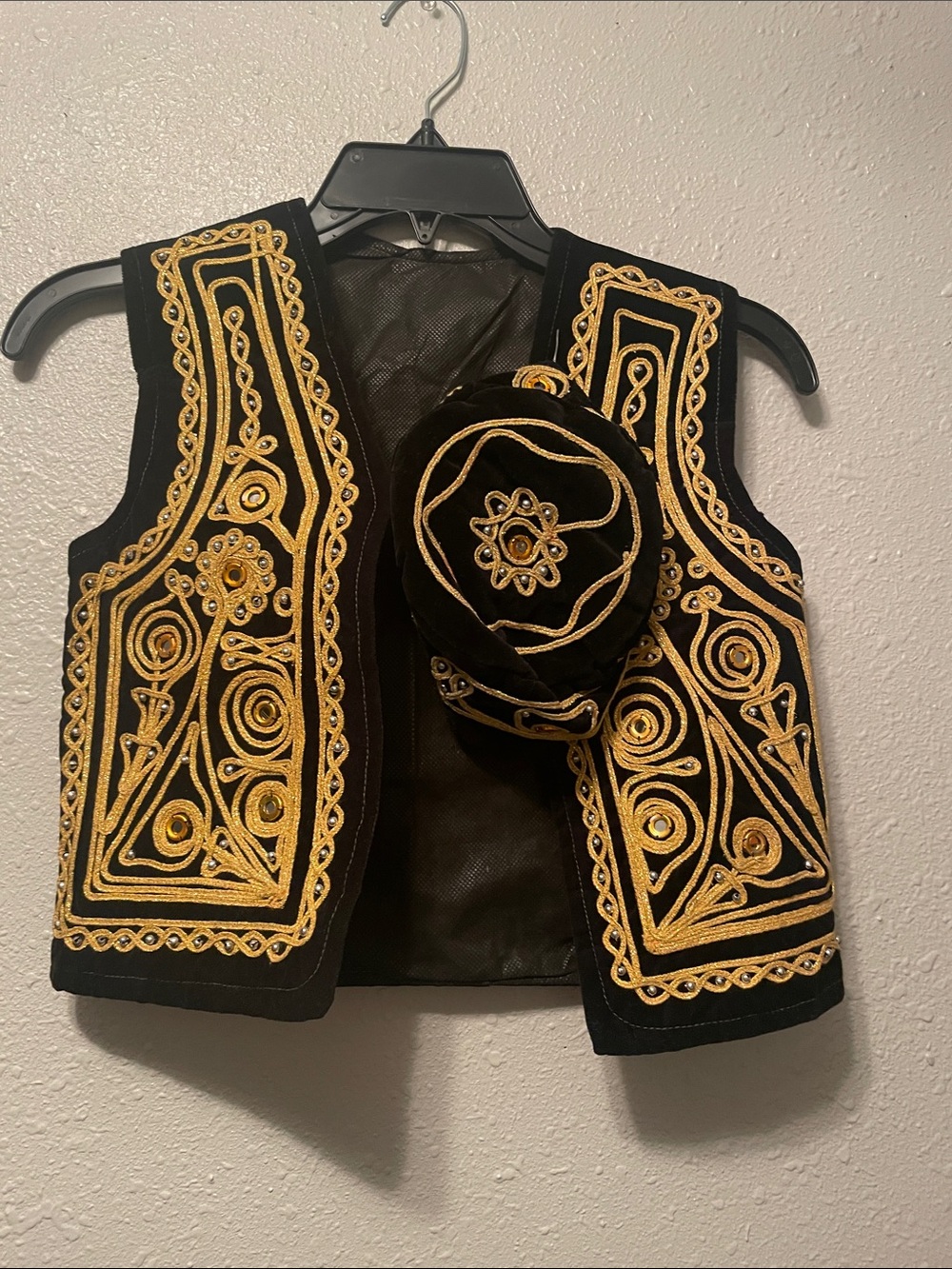 Vintage 70s Velvet Embroidered KIDS mirror Vest and hat